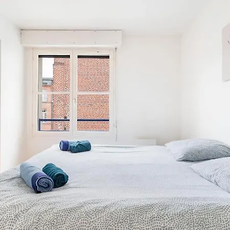 Old Town With Parking And Balcony *